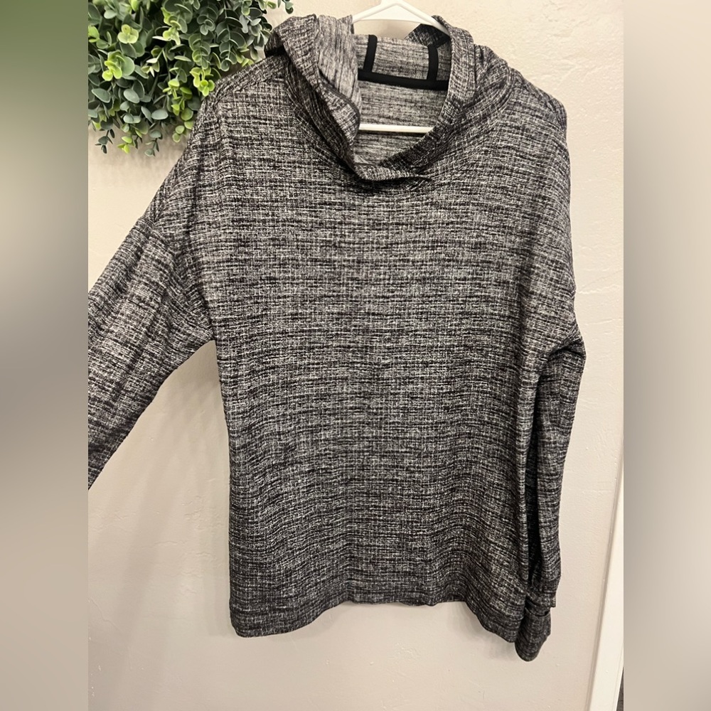 Lululemon Running Luon “Extra Mile Hoodie” Size 10